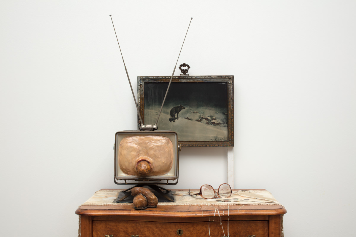 エドワード・キーンホルツ Kienholz Signs of the Times Amazon | Kienholz: Signs of the Time | Weinhart, Martina