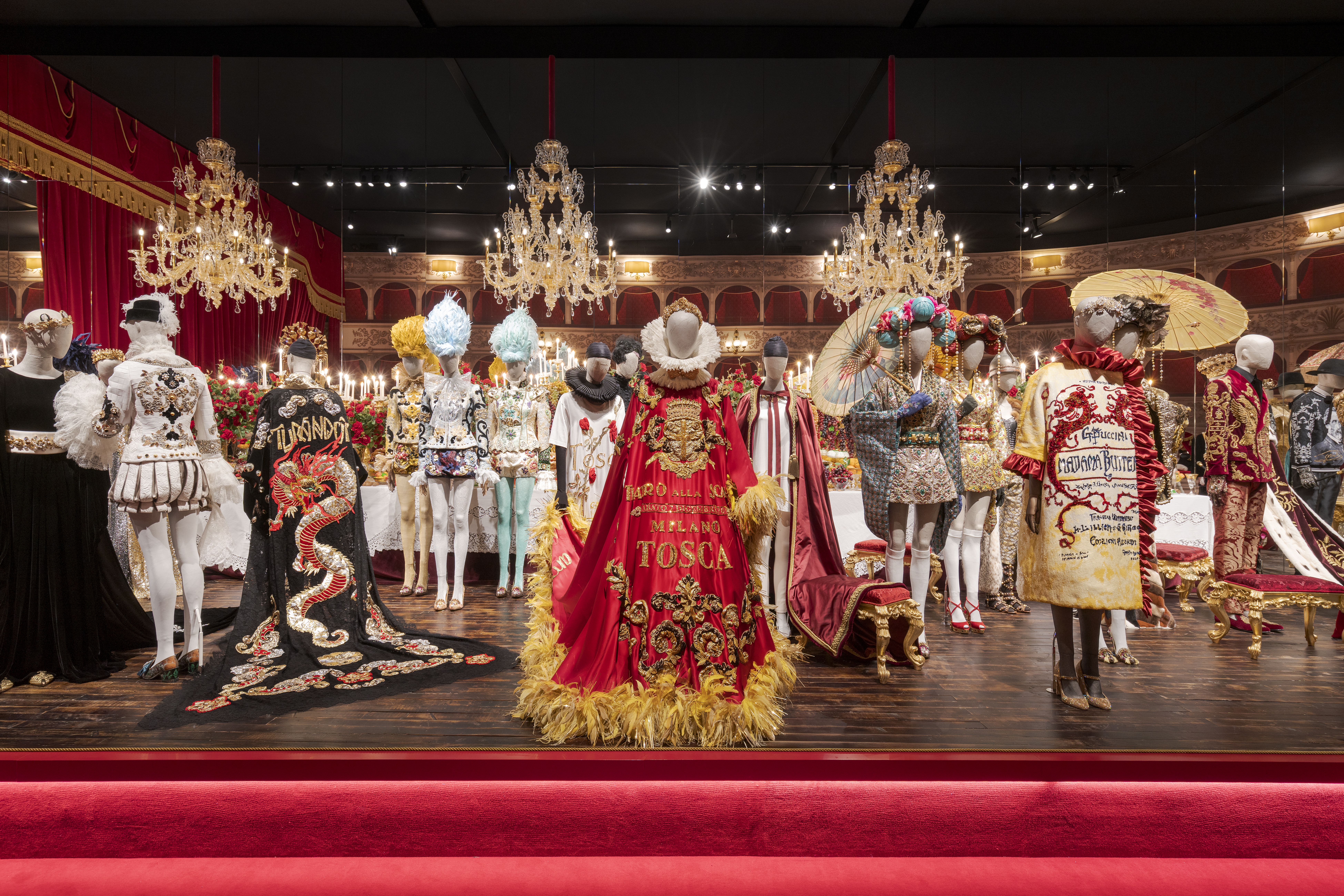 アート・デザイン・音楽 10 years of DOLCE&GABBANA 10 Years of Dolce & Gabbana: Rossellini, Isabella: 9780789202772